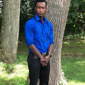 Meet your Posher, Roniphael